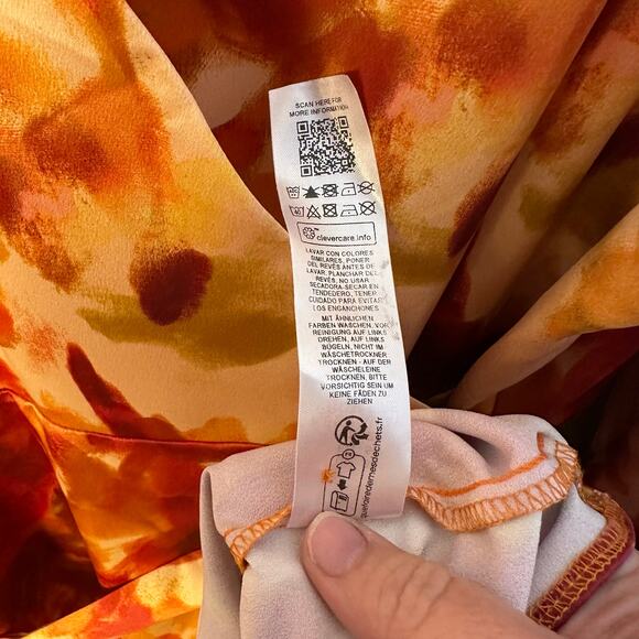 ASOS DESIGN Curve satin long sleeve wrap front mini dress orange abstract print - Picture 8 of 14